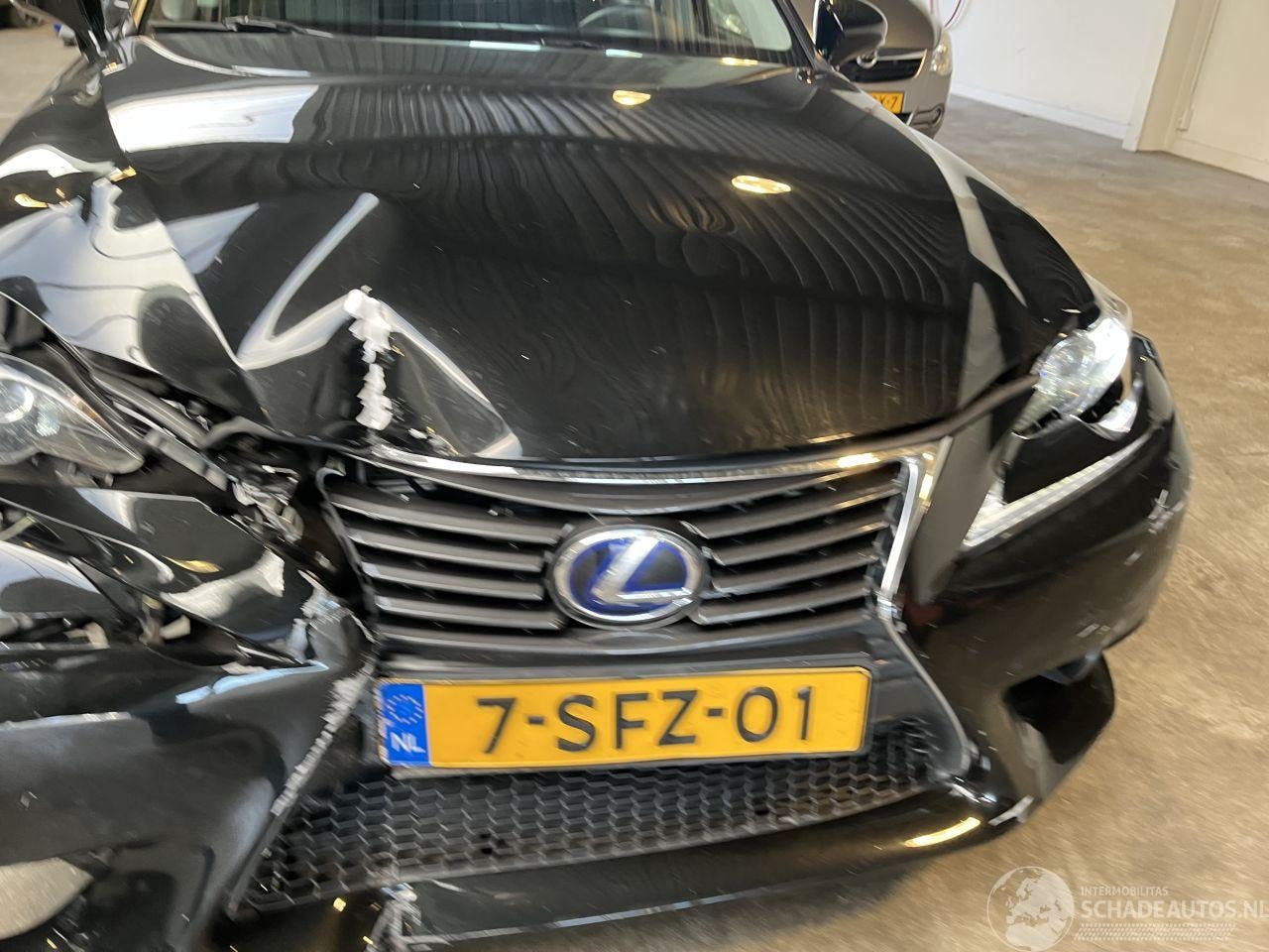 Lexus IS - 300h Luxury 93.000 KM NAP!