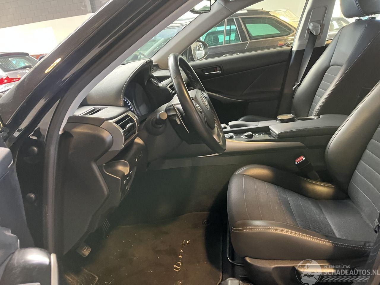 Lexus IS - 300h Luxury 93.000 KM NAP!