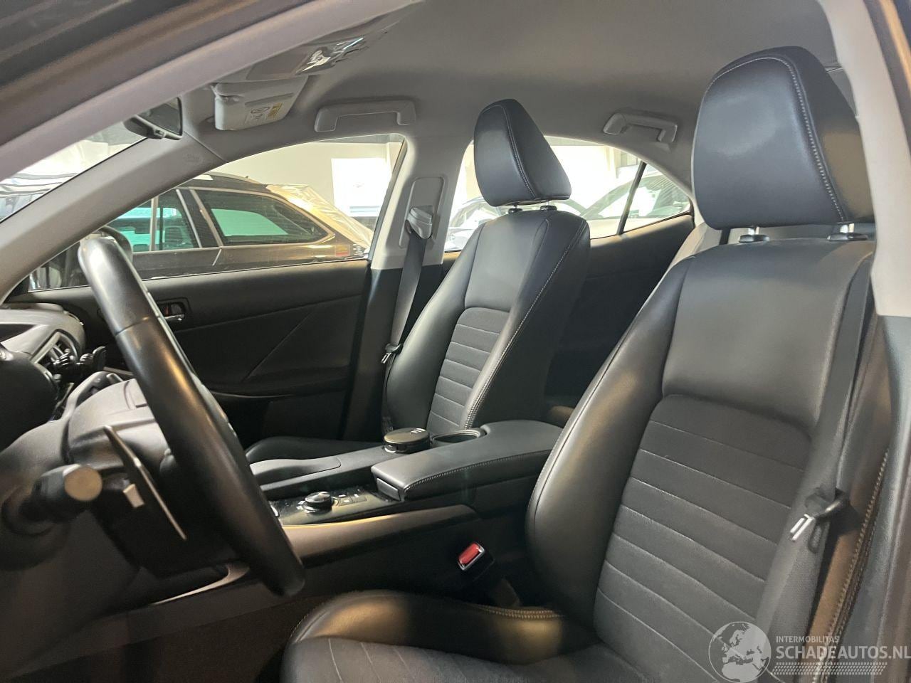 Lexus IS - 300h Luxury 93.000 KM NAP!