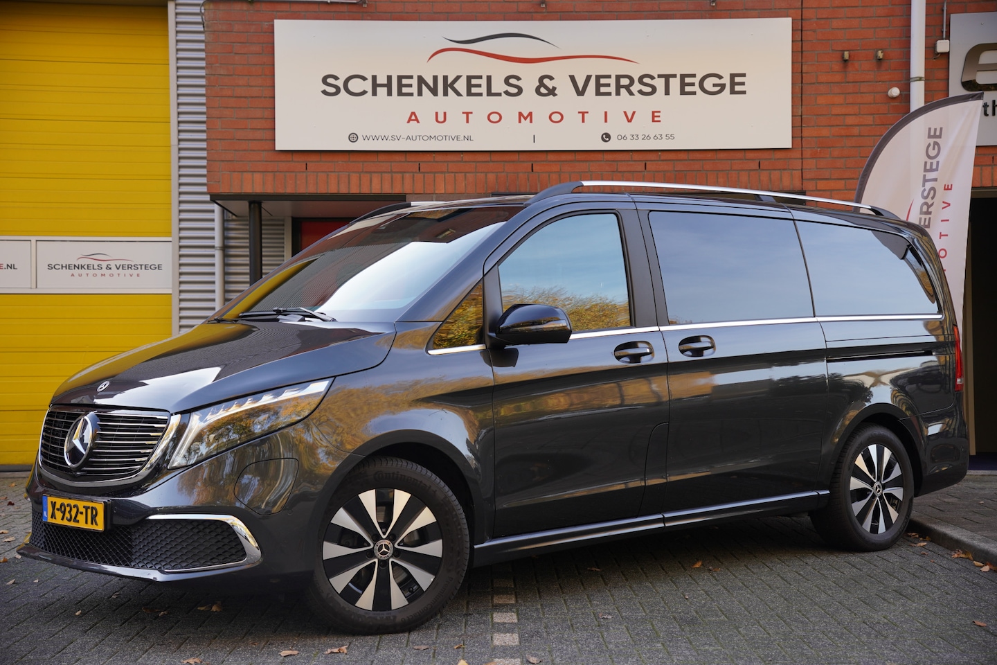 Mercedes-Benz EQV - 300 L2 Avantgarde 90 kWh / Elk Deuren / 8 Persoons / Camera / Distronic / - AutoWereld.nl