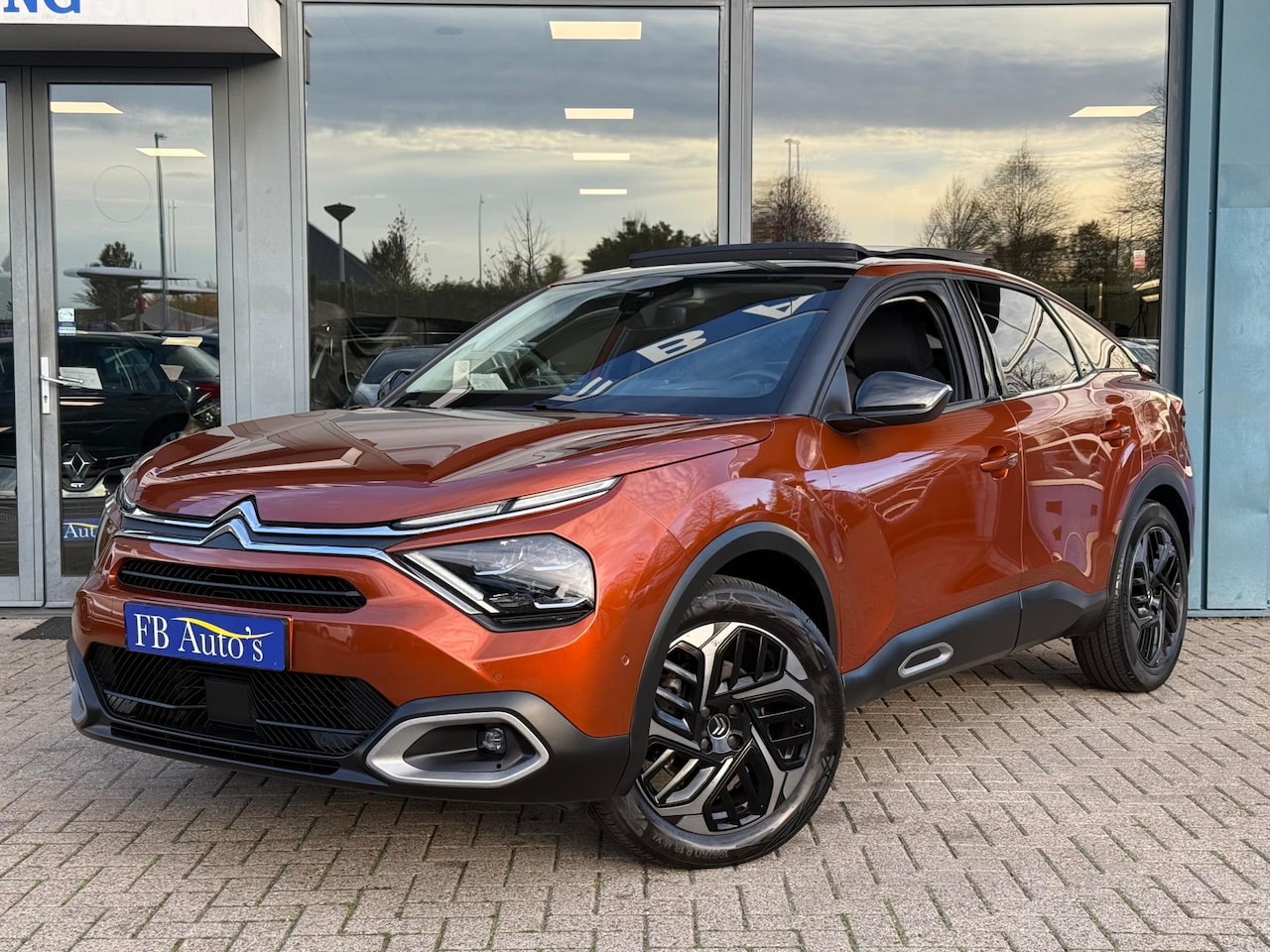 Citroën C4 - 1.2 Puretech Shine Airco Lmv Navi Pano - AutoWereld.nl