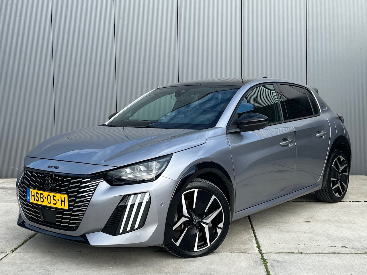 Peugeot 208 - Hybrid 136 e-DCS6 GT AUT / Panoramadak - AutoWereld.nl