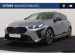 BMW 1-serie - 120 M Sport Automaat / Panoramadak / Trekhaak / Sportstoelen / M Adaptief onderstel / Comf