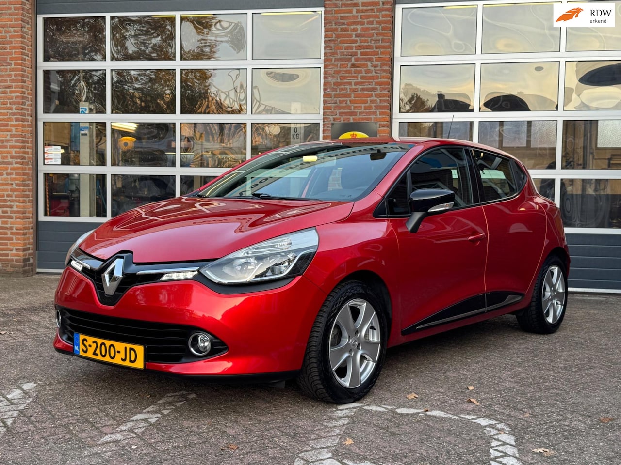 Renault Clio - 0.9 TCe Expression 0.9 TCe Expression, navi, cruise, PDC, 16 inch LM - AutoWereld.nl