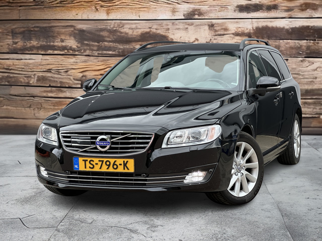 Volvo V70 - 2.0 T4 Dynamic Edition | 190PK | Automaat | Trekhaak | - AutoWereld.nl