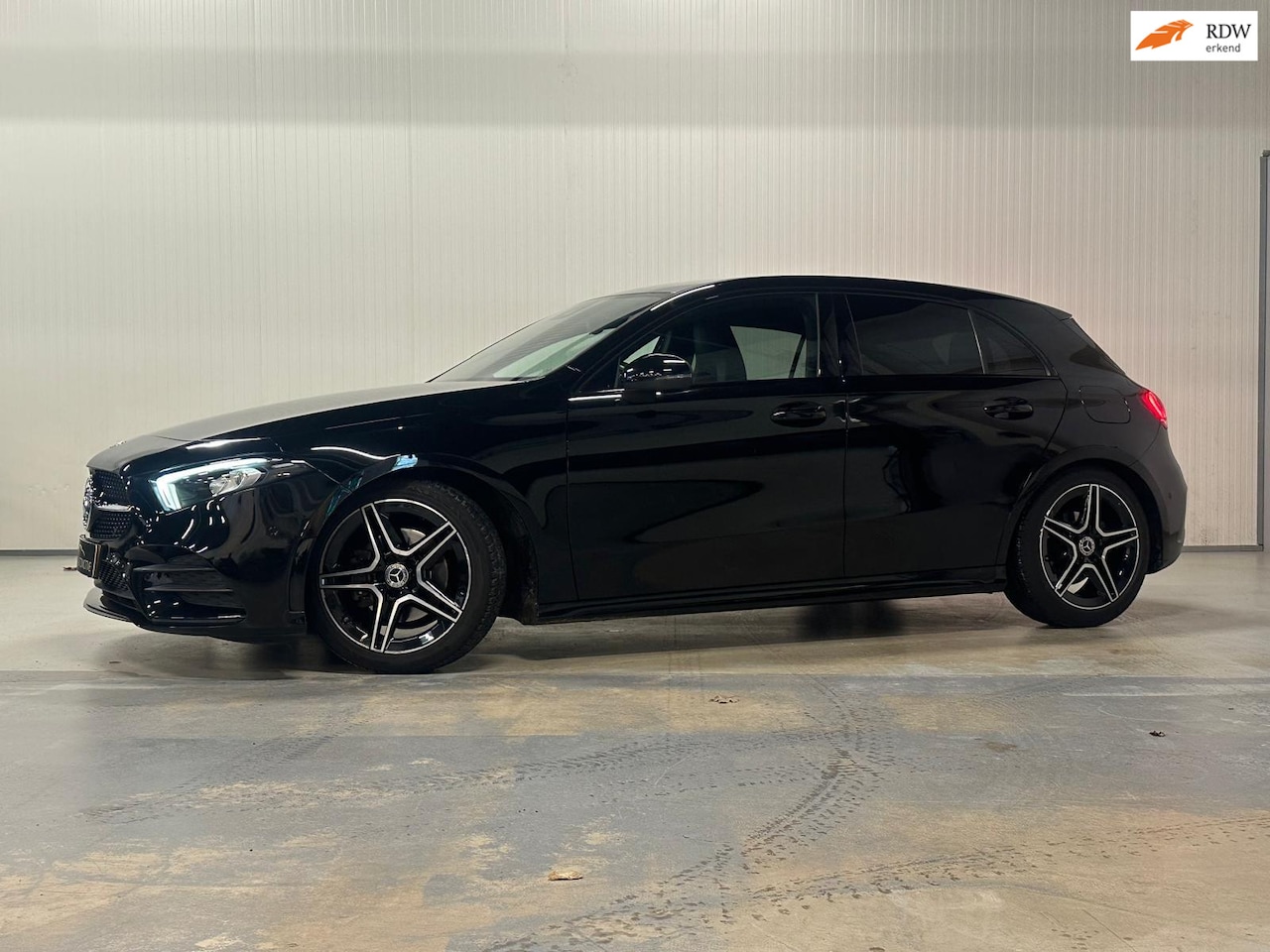 Mercedes-Benz A-klasse - 180 Business Solution AMG | NIGHT | AMBIANCE | CAMERA - AutoWereld.nl