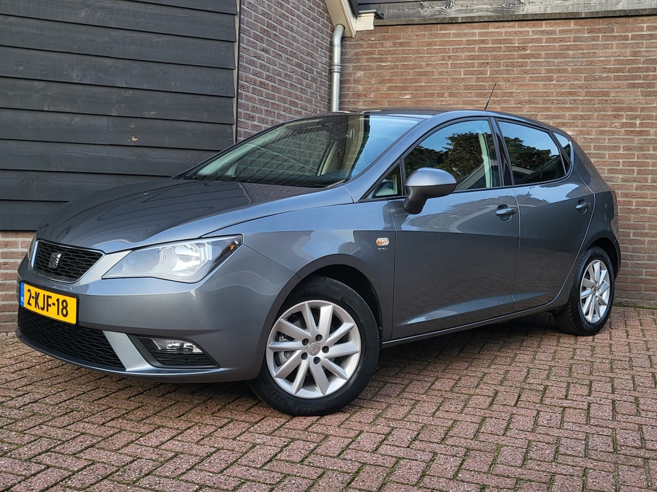 SEAT Ibiza - 1.2 TSI Style - N.A.P. - CruiseControl - 2e Eigenaar - AutoWereld.nl