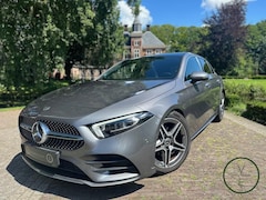 Mercedes-Benz A-klasse - 180 | AMG | Pano | Memory | Camera | Dealer Onderhouden |