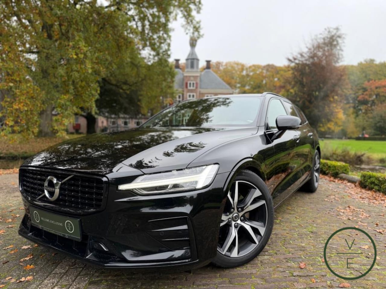 Volvo V60 - 2.0 B3 R-Design | Camera | Memory | Navi | Dealer Onderhouden | - AutoWereld.nl