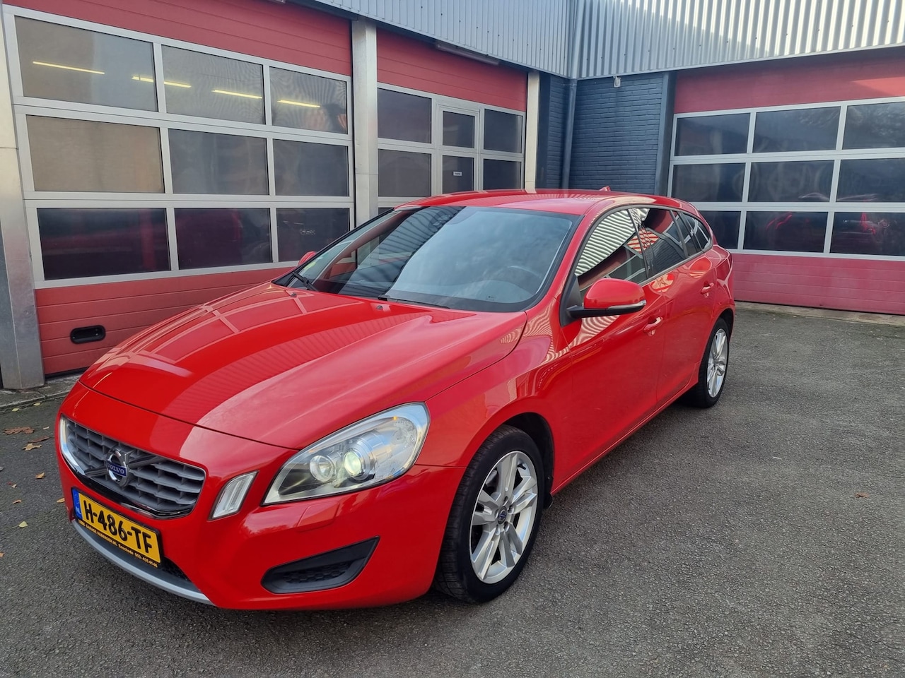 Volvo V60 - 2.0 D3 Kinetic 2.0 D3 Kinetic - AutoWereld.nl