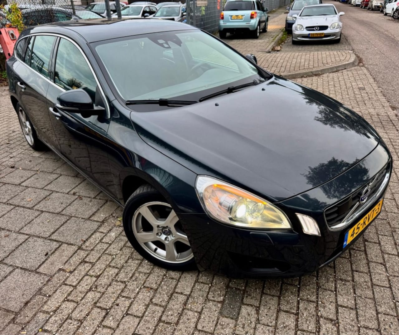 Volvo V60 - 1.6 T4 Momentum 1.6 T4 Momentum - AutoWereld.nl