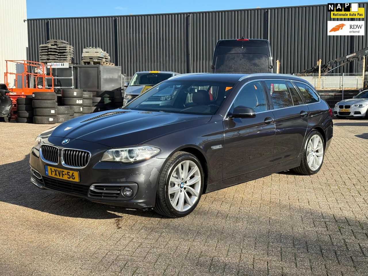 BMW 5-serie Touring - 520d Luxury Edition|NAP|Leder|Trekhaak - AutoWereld.nl
