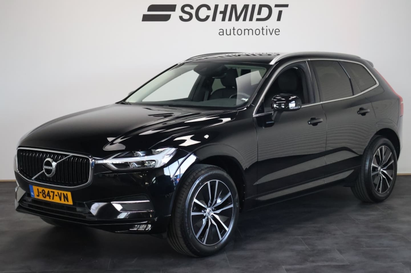 Volvo XC60 - 2.0 B4 Business Pro | Trekhaak | Leder | LED | Navigatie - AutoWereld.nl