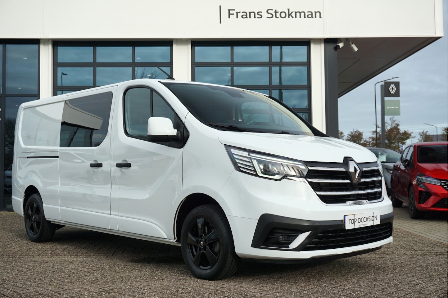 Renault Trafic - 2.0 dCi 150 EDC T29 L2H1 DC Business - AutoWereld.nl