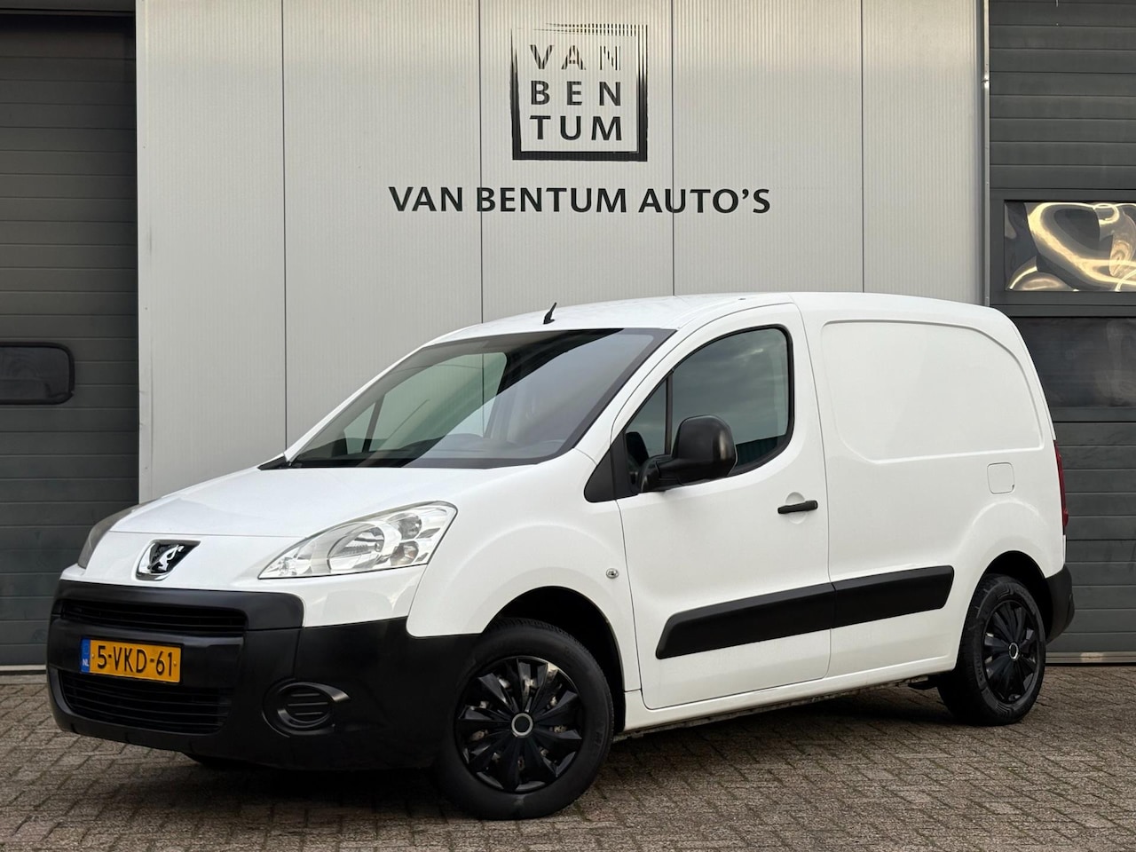 Peugeot Partner - 120 1.6 HDI 75pk Airco Trekhaak Nwe APK! - AutoWereld.nl