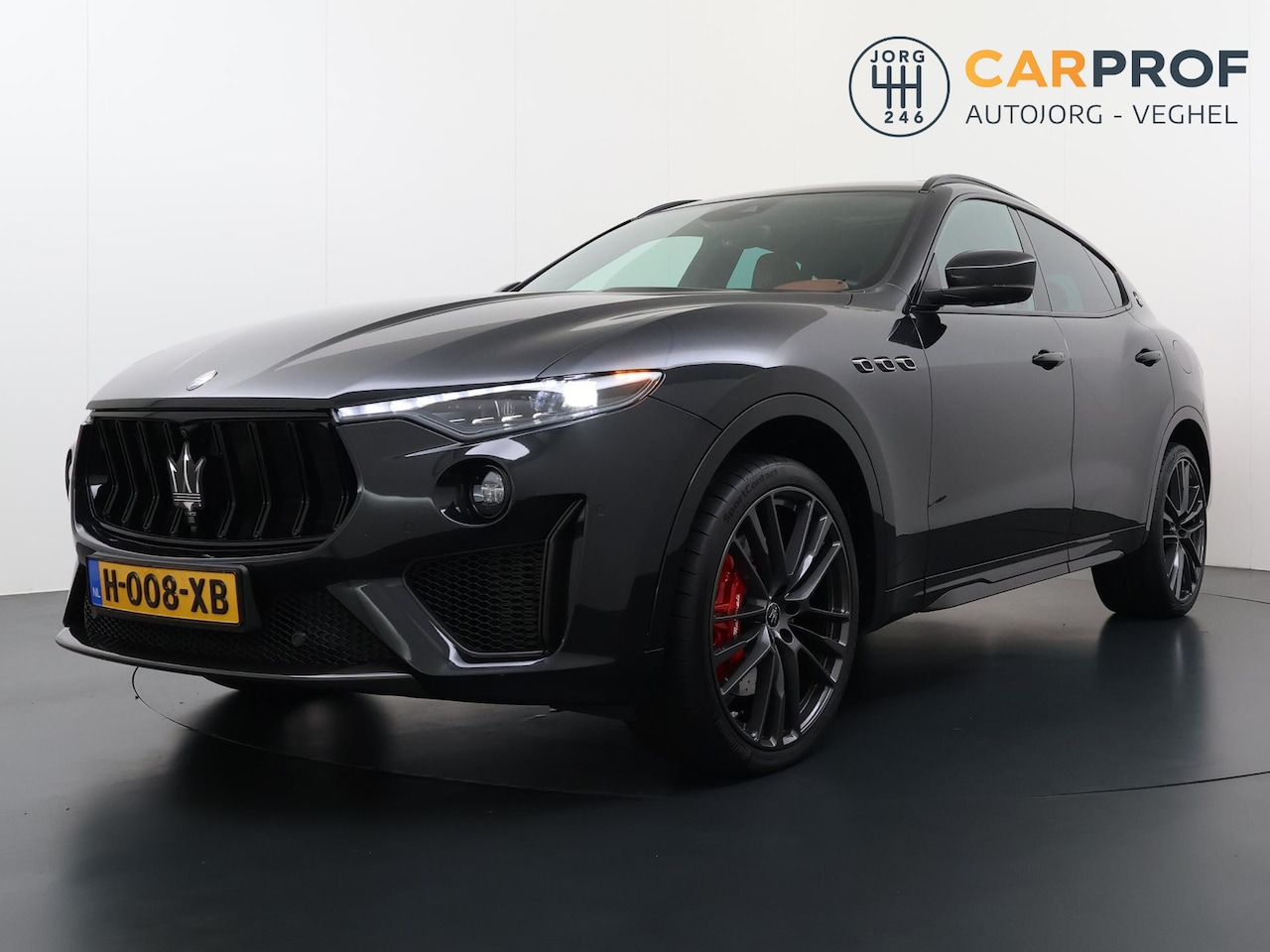 Maserati Levante - 3.8 V8 Launch Edition 589 K !!  |  Panoramadak |  1e eigenaar | NL Auto - AutoWereld.nl