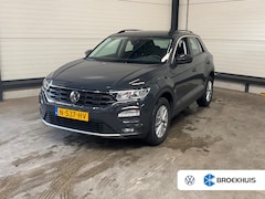 Volkswagen T-Roc - 1.0 TSI 110 pk Style | Parkeersensoren | Cruise control adaptief | Apple carplay |