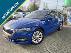 Skoda Octavia Combi - 1.5 TSI Bns Ed. Plus, Carplay, Nav, Trekhaak, Stoel, Stuurverwar