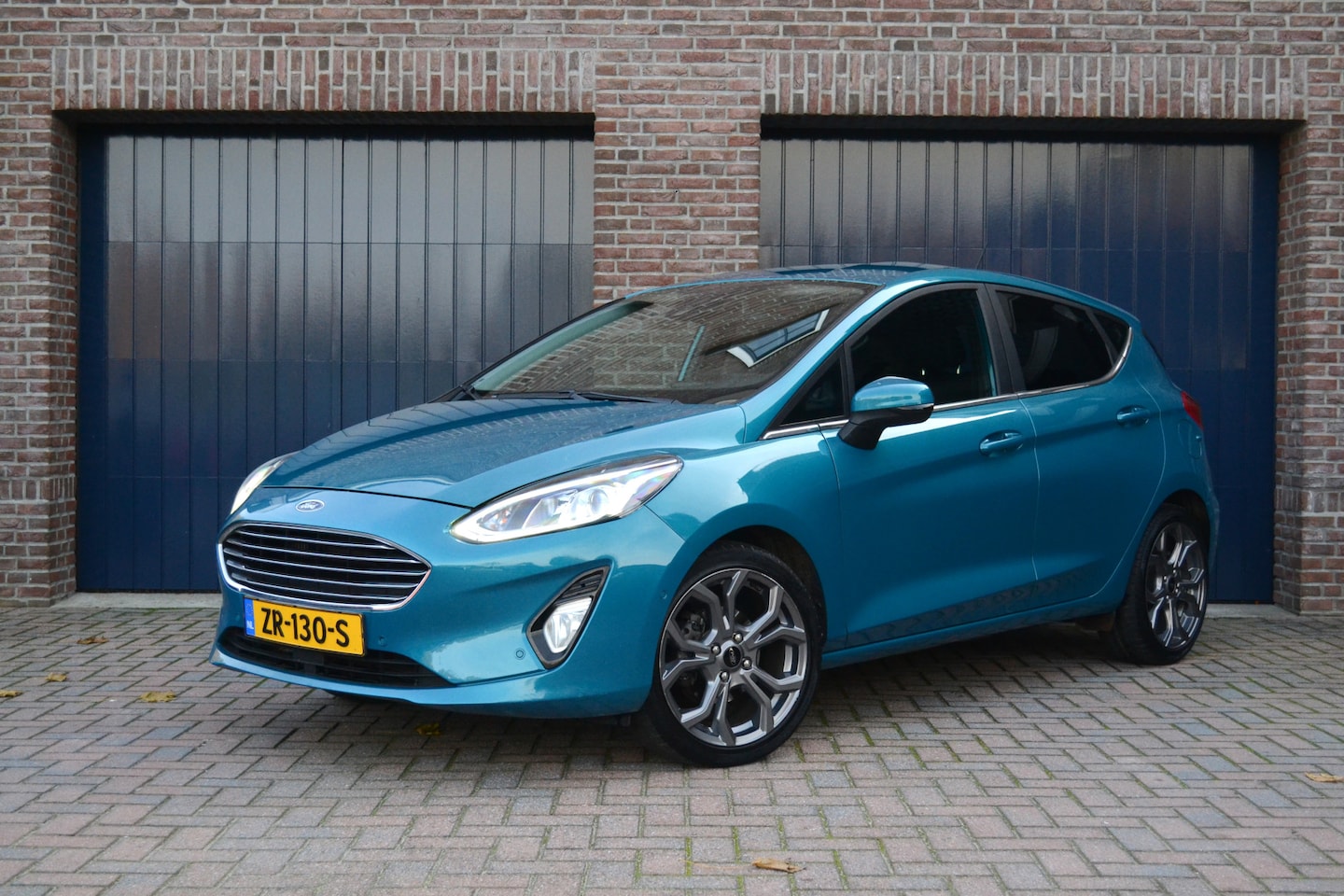 Ford Fiesta - 1.0 EcoBoost 125pk Vignale | Camera | Leder | Trekhaak | Keyless | Carplay/Android Auto - AutoWereld.nl