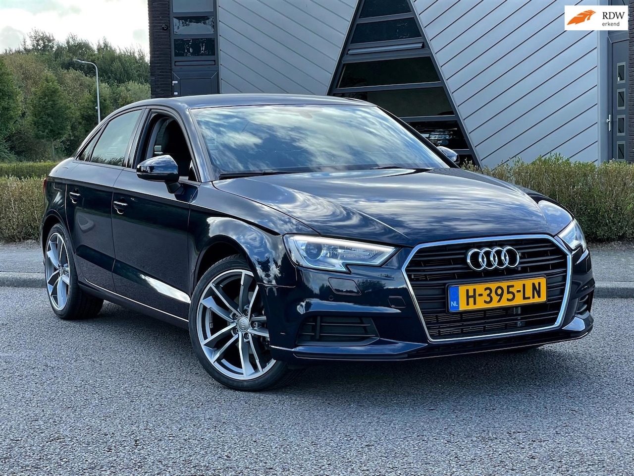 Audi A3 Limousine - 1.0 TFSI Design | Navigatie | 18'' Lichtmetalen velgen | climatronic | Bj.2018 | Drive sel - AutoWereld.nl