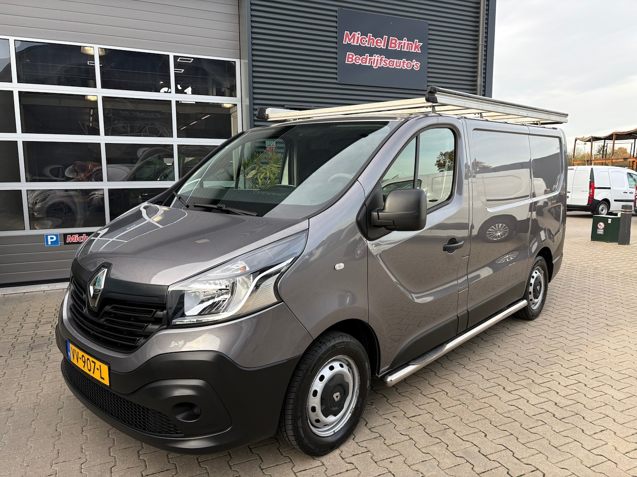 Renault Trafic - 1.6 dCi T27 L1H1 Comfort Airco Navi - AutoWereld.nl