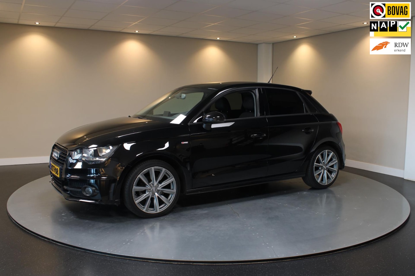 Audi A1 Sportback - 1.2 TFSI Admired *S-Line* Cruise|Navi|PDC|NAP - AutoWereld.nl