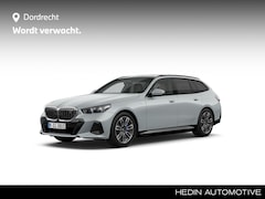 BMW i5 Touring - eDrive40 84 kWh | M-Sport | Panorama | CoPilot | Bowers & Wilkins | Trekhaak | Verwacht ei