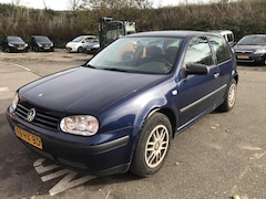 Volkswagen Golf - 1.6-16V Trendline