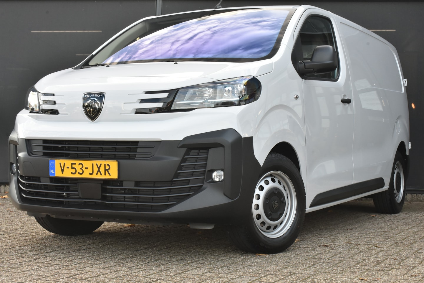 Peugeot Expert - 2.0 L2H1 145pk DEMO-DEAL! | Navigatie | Achteruitrijcamera | Airco | Cruise Control | Park - AutoWereld.nl