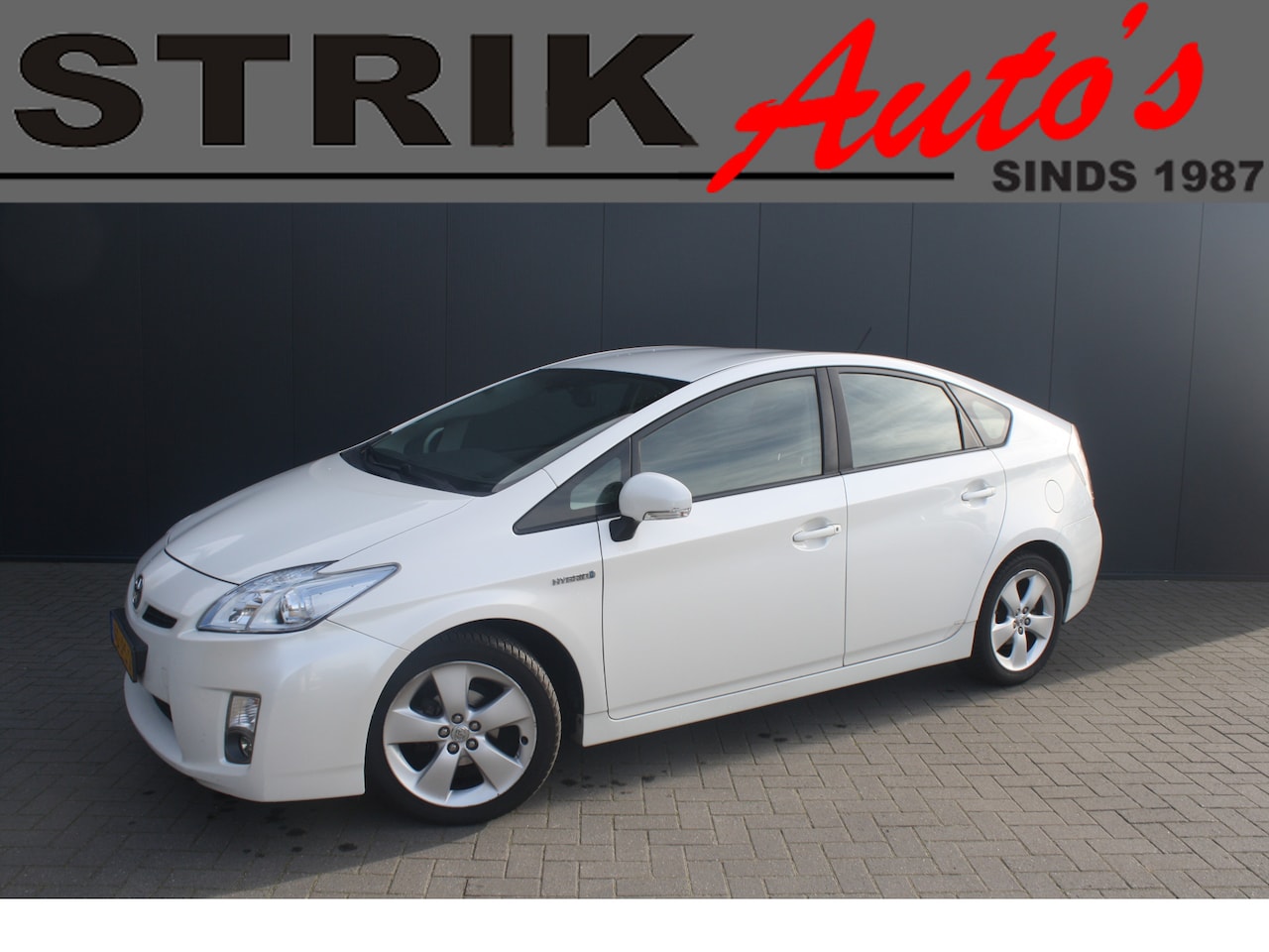 Toyota Prius - 1.8 Aspiration - NAVIGATIE - CARPLAY - 2th OWNER - AutoWereld.nl