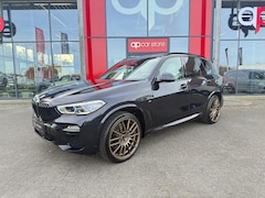 BMW X5 - M50i High Executive / Capristo-uitlaat / Panoramadak / Head-up display / Soft-close