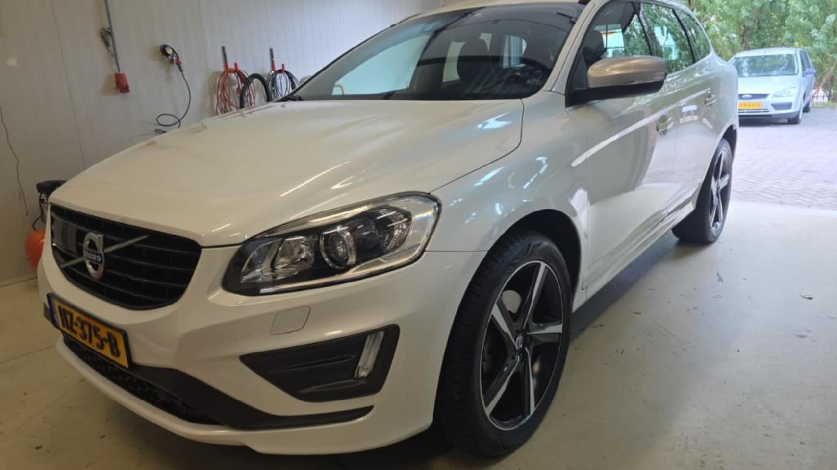 Volvo XC60 - 2.0 D4 FWD R-Design 2.0 D4 FWD R-Design - AutoWereld.nl
