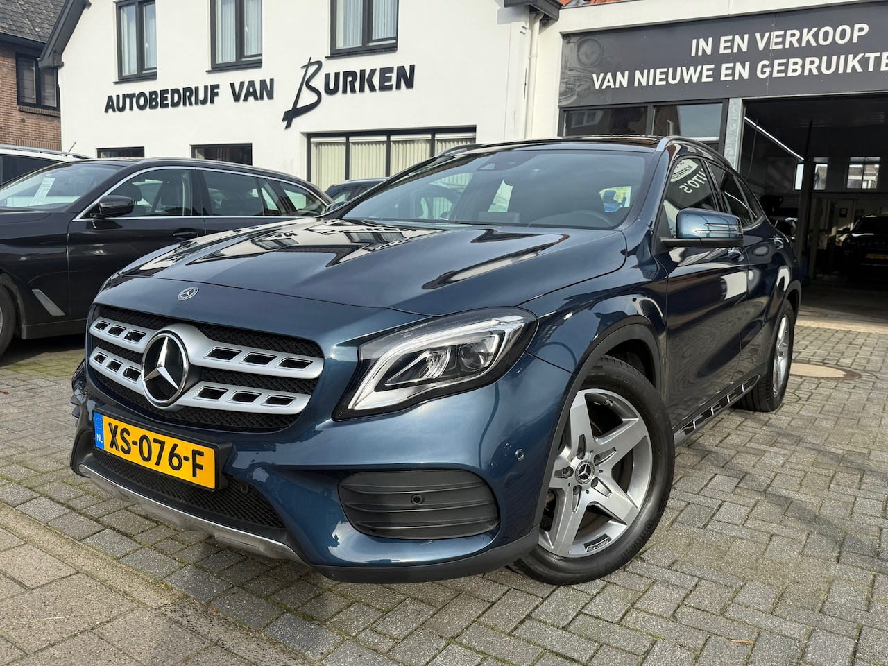 Mercedes-Benz GLA-Klasse - 180 Business Solution AMG 180 Business Solution AMG, Panoramadak,Achteruitrij camera,Navigatie,L.M.Velgen - AutoWereld.nl