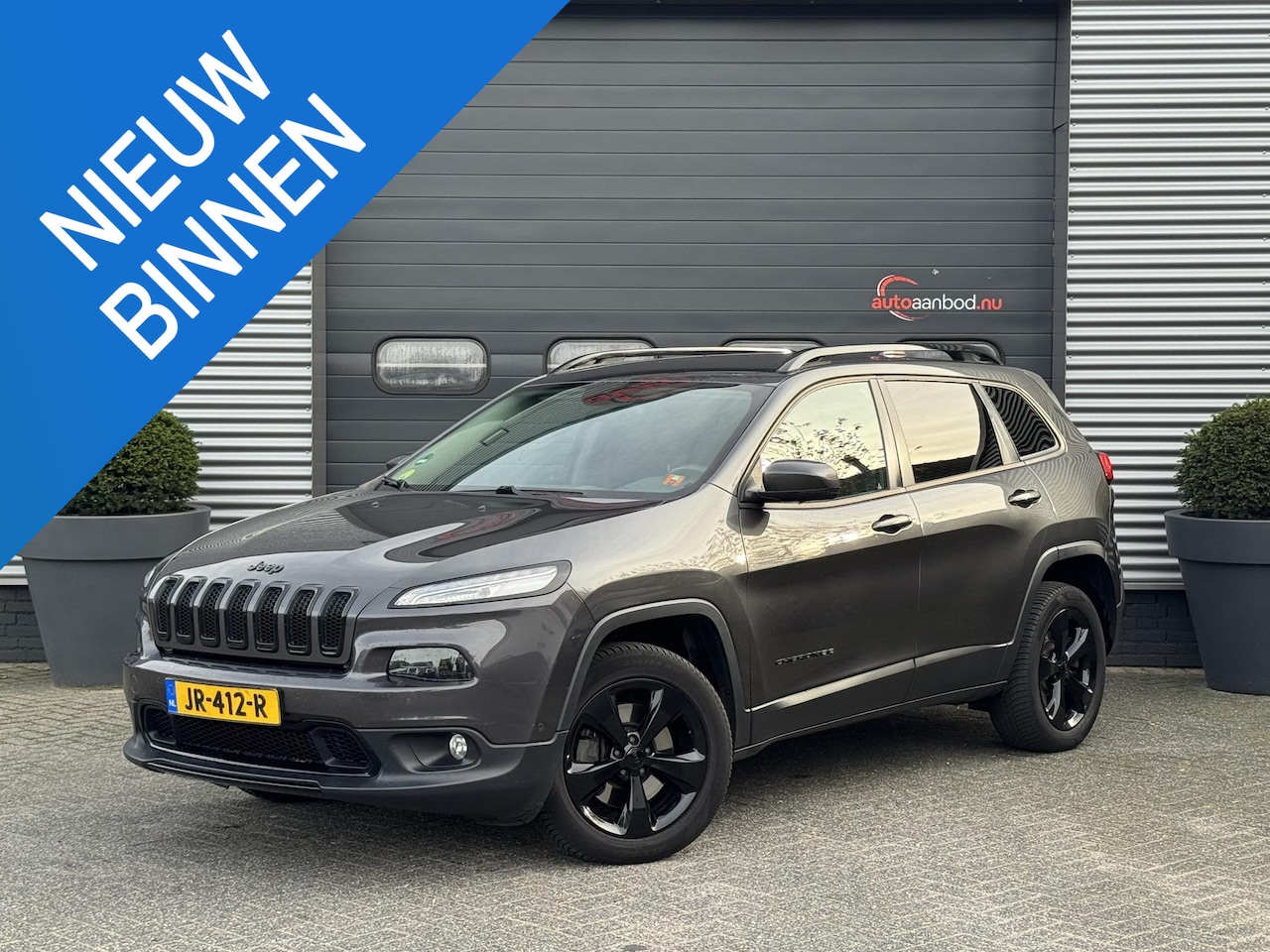 Jeep Cherokee - 2.2 Night Eagle | Navigatie | Lederen Bekleding | Trekhaak | DAB | Lichtmetalen Velgen | - AutoWereld.nl