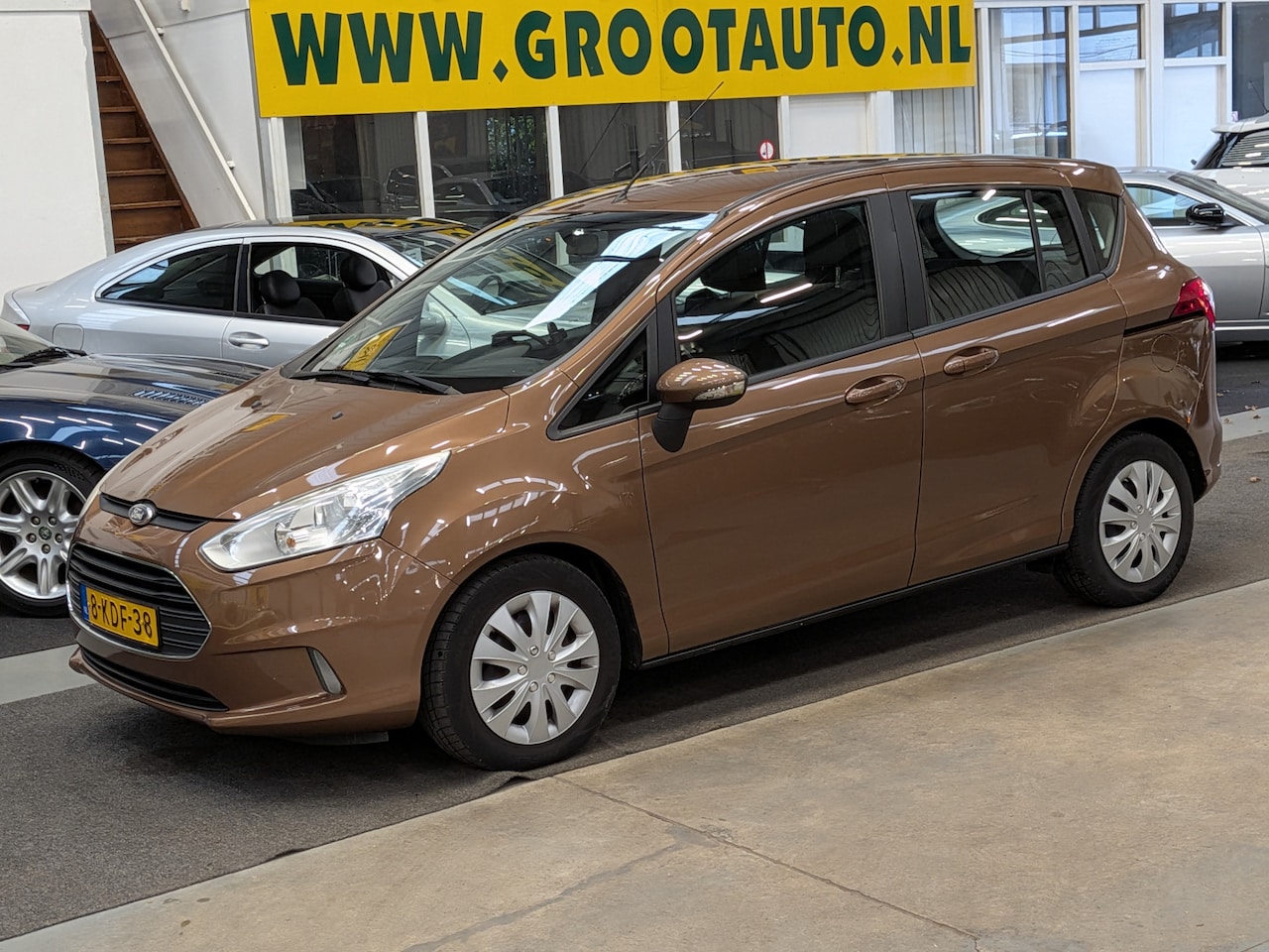 Ford B-Max - 1.0 EcoBoost Trend Airco, Trekhaak, Stuurbekrachtiging - AutoWereld.nl