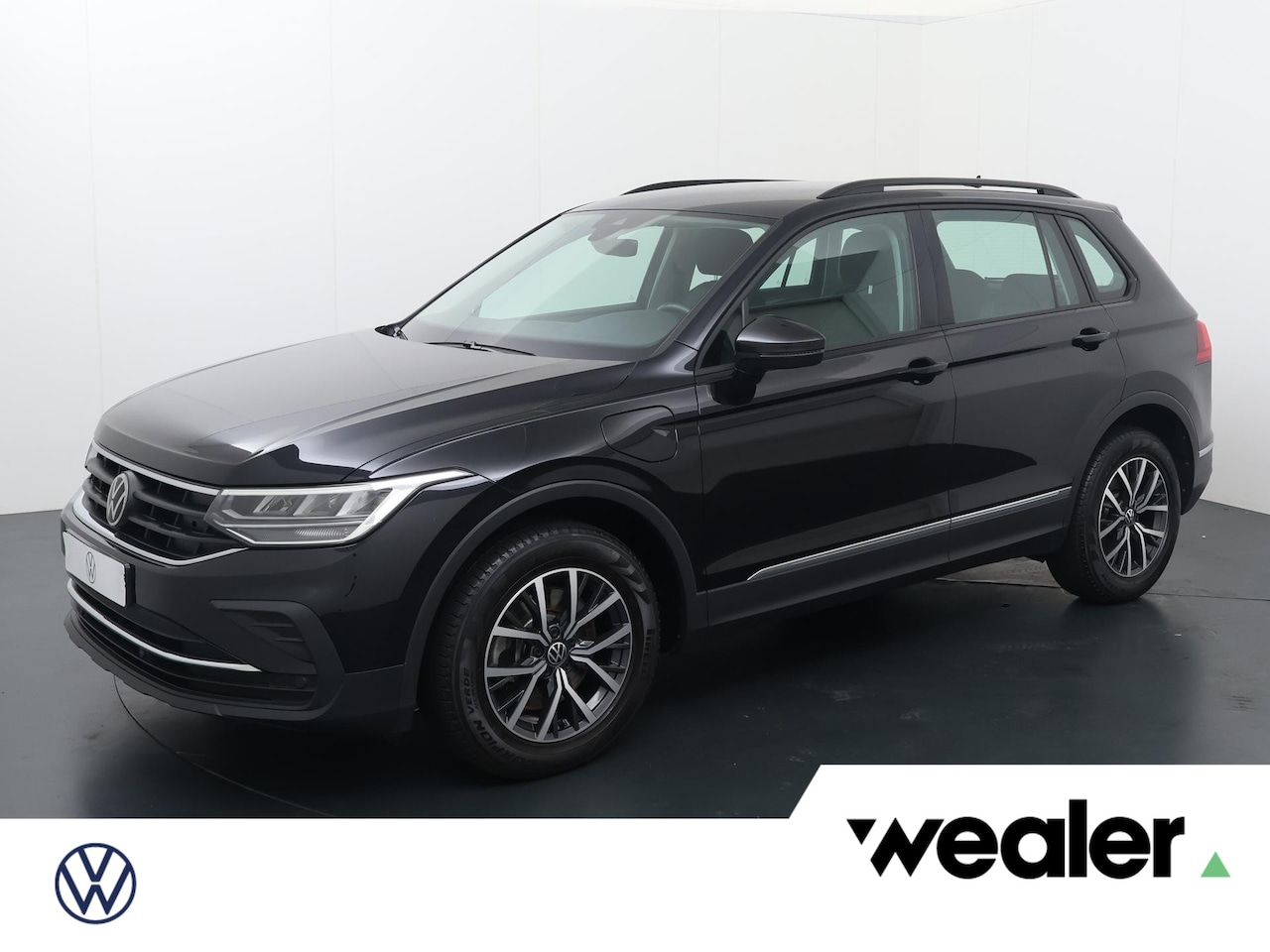 Volkswagen Tiguan - 1.4 TSI eHybrid Life | 245 PK | SoH 86% | Automaat | Climate Control | Adpative cruise con - AutoWereld.nl