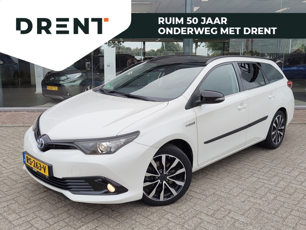 Toyota Auris Touring Sports - 1.8 Hybrid Black Edition | Android Auto | Trekhaak | Navi | DAB - AutoWereld.nl