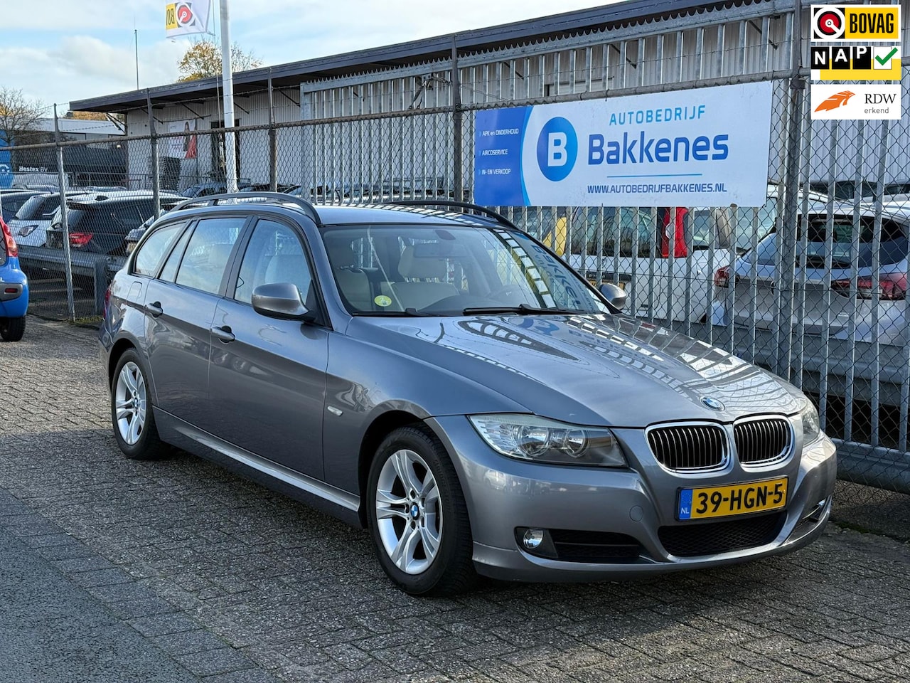 BMW 3-serie Touring - 318i Business Line | Leder | Airco | Cruise | Navi - AutoWereld.nl