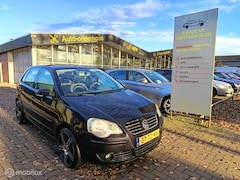 Volkswagen Polo - 1.4-16V Optive 5 DEURS//AIRCO