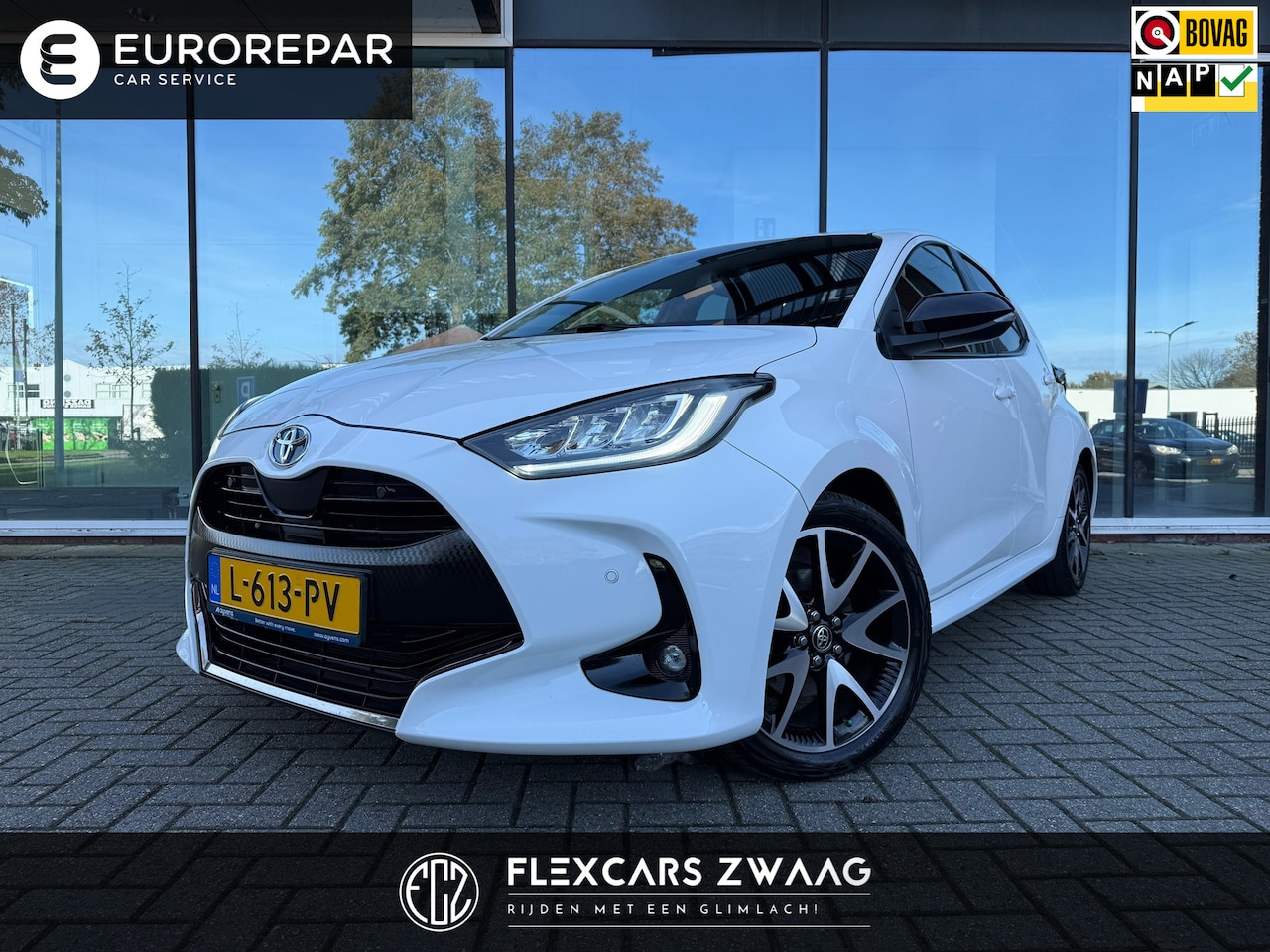 Toyota Yaris - 1.5 Hybrid Executive - Automaat - Navi - Climate - Winterpakket - Camera - Org.NL - AutoWereld.nl