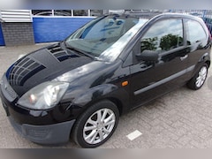 Ford Fiesta - 1.3-8V Champion (Met schade)
