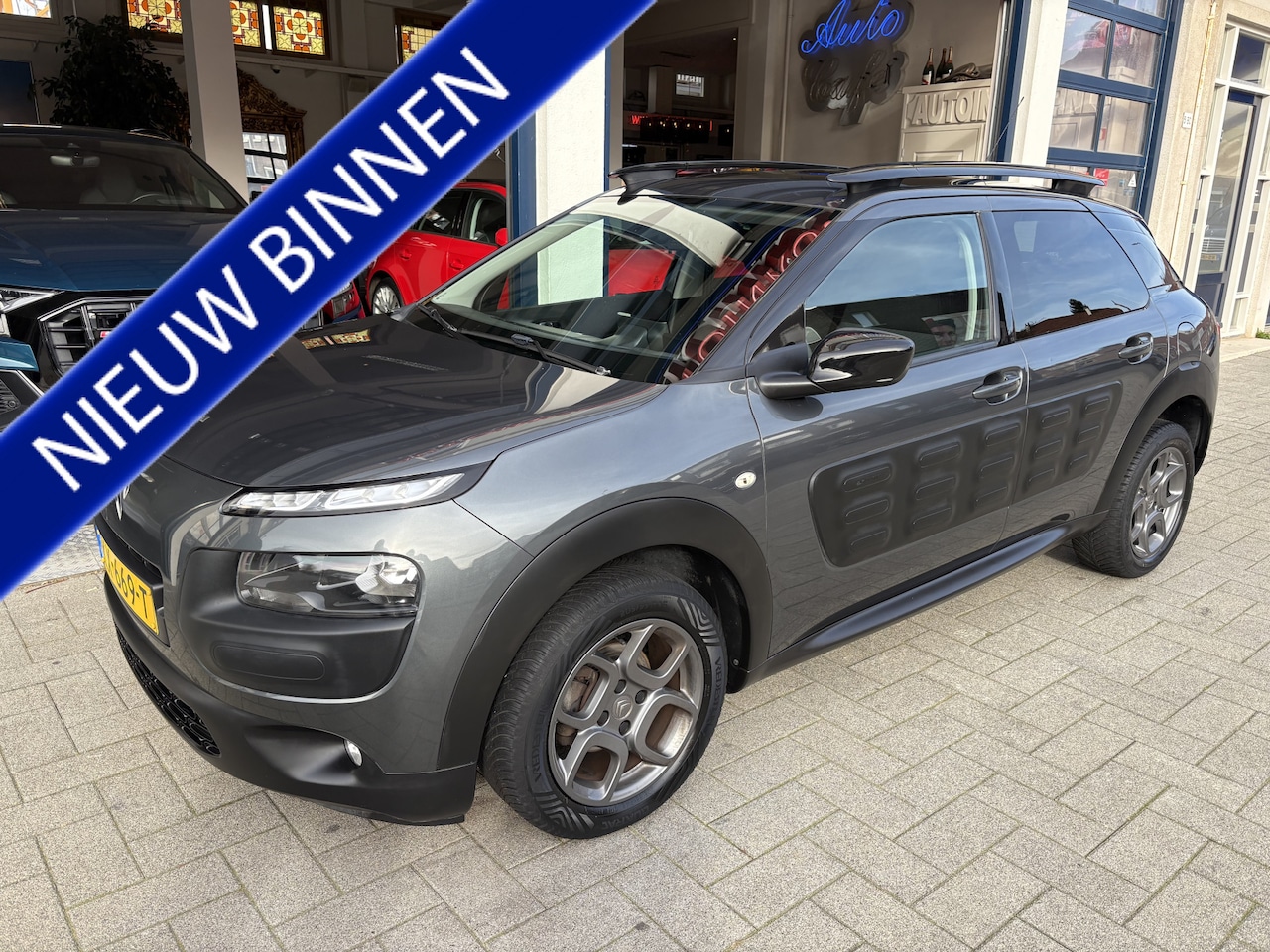 Citroën C4 Cactus - 1.2 PureTech PANO/CAMERA/NAVI/DEALER OND. - AutoWereld.nl