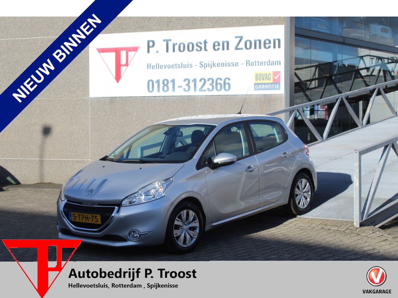 Peugeot 208 - 1.2 VTi Envy * MEENEEMPRIJS * Navigatie/Parkeersensoren/Cruise control/Airco/Mistlampen - AutoWereld.nl