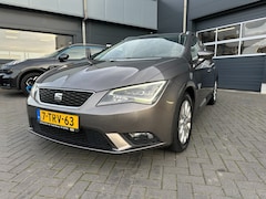 SEAT Leon - Ecomotive met trekhaak, PDC, airco, navigatie, cruise control