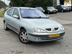 Renault Mégane - 1.6-16V Privilège Automaat
