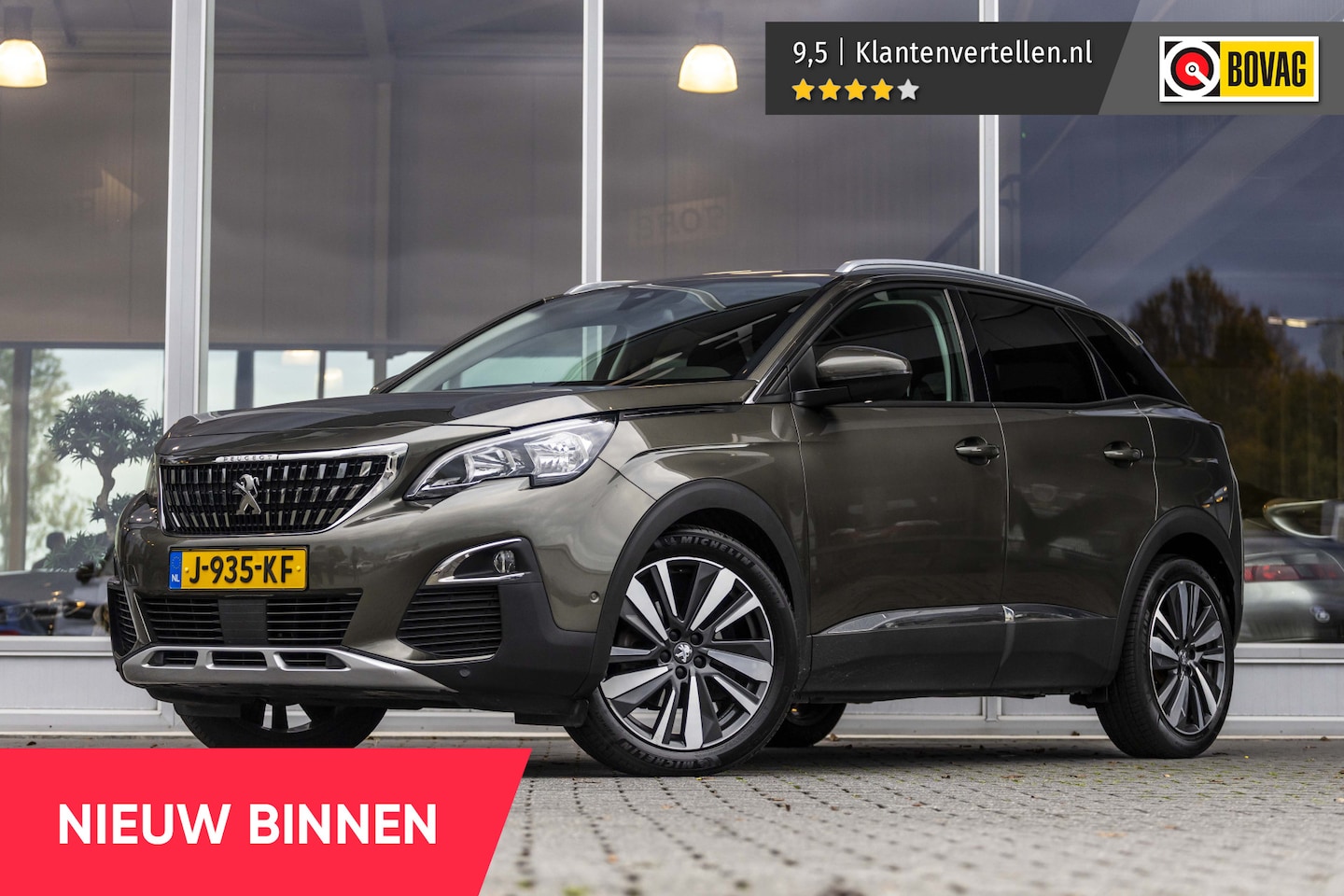 Peugeot 3008 - 1.2 PureTech Premium Avantage | Camera | Trekhaak | NL Auto - AutoWereld.nl