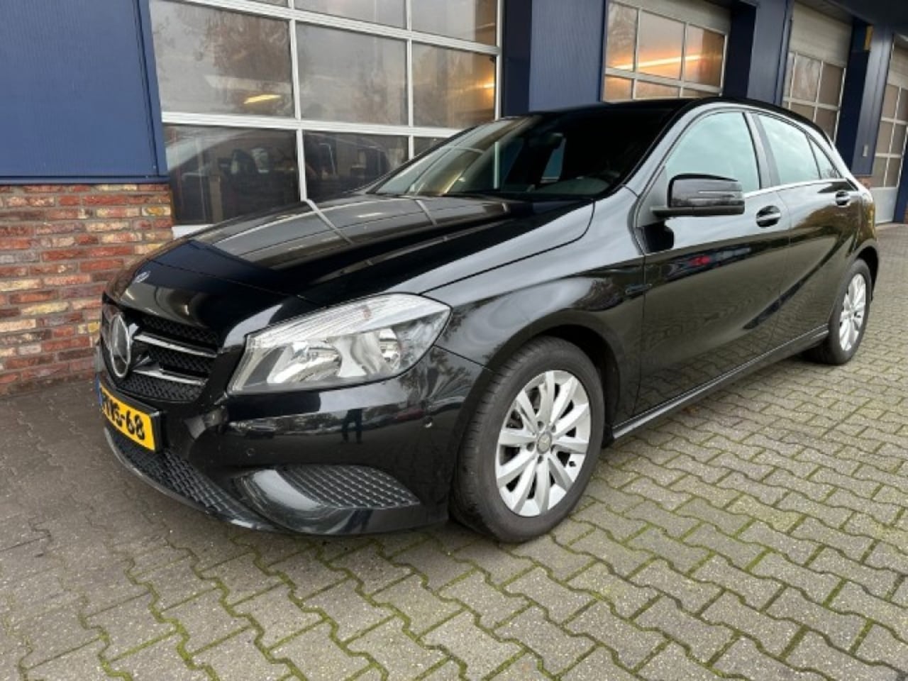 Mercedes-Benz A-klasse - 180 AMBITION Applecarplay/Androidauto, Stoelverwarming, ALL in prijs. - AutoWereld.nl