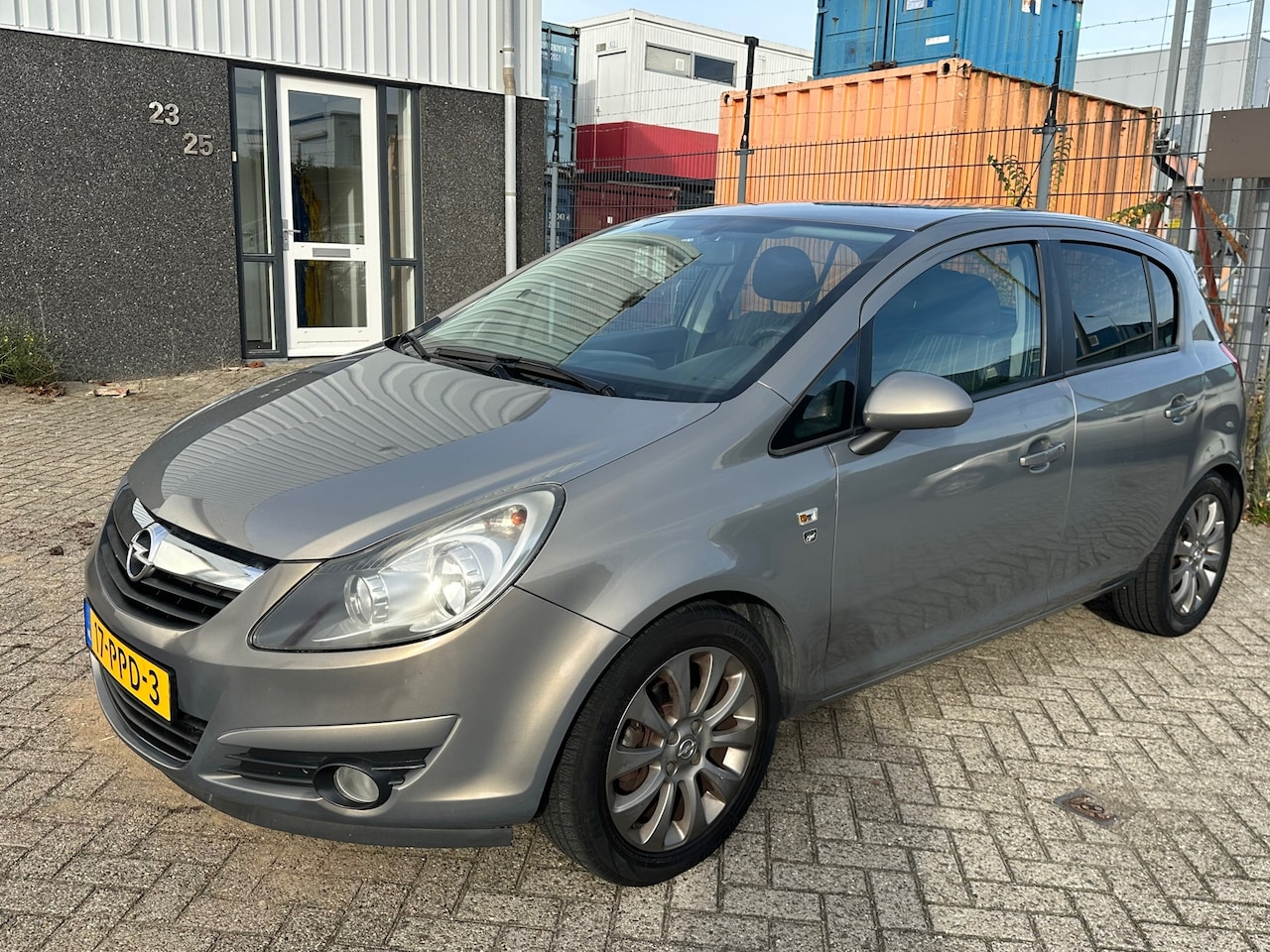 Opel Corsa - 1.2-16V '111' Edition 2011 - AutoWereld.nl