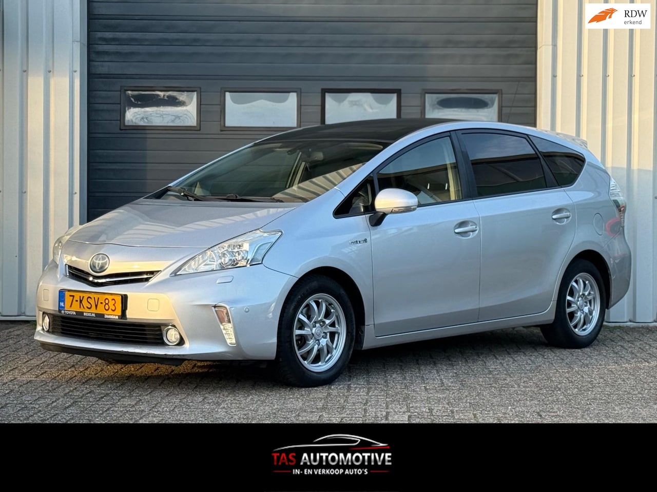 Toyota Prius Wagon - 1.8 Dynamic Business 2e EIG / NAVI / PANO - AutoWereld.nl