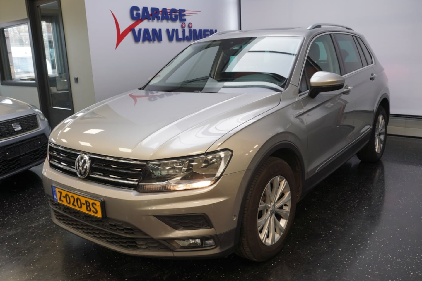 Volkswagen Tiguan - 1.4 TSIComfortline LEER PANORAMA DAK TREKHAAK - AutoWereld.nl